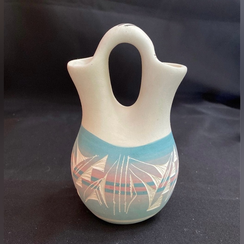VTG handmade Pueblo Native American wedding vase pottery